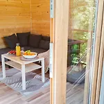 Θέρετρο Wsrod Drzew River Park Jacuzzi *