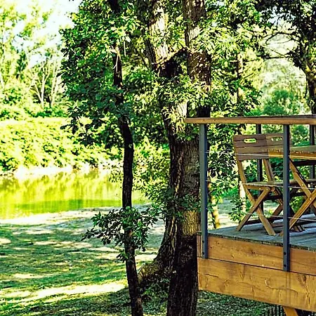 Wsrod Drzew River Park Jacuzzi Resort