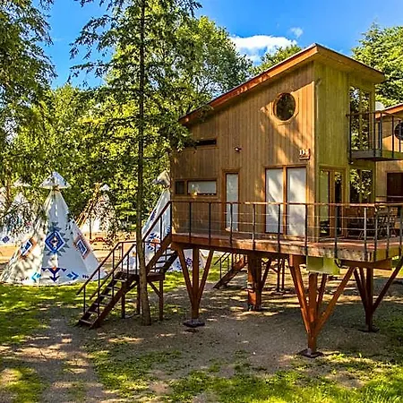 Wsrod Drzew River Park Jacuzzi Resort