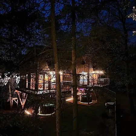 Wsrod Drzew River Park Jacuzzi Resort