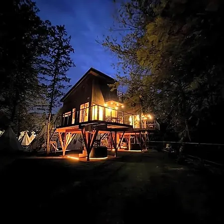 Wsrod Drzew River Park Jacuzzi Resort