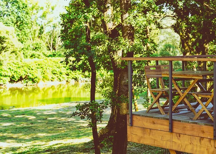 Rezort Wsrod Drzew River Park Jacuzzi Zator