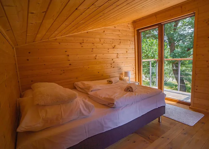 Wśród Drzew River Park Sauna Ośrodek wypoczynkowy *